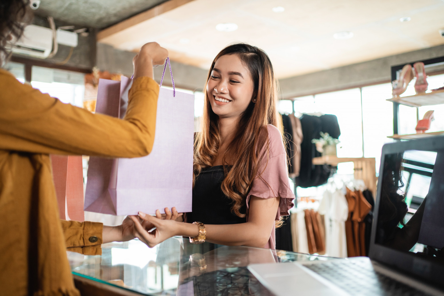 Consumer & Retail background